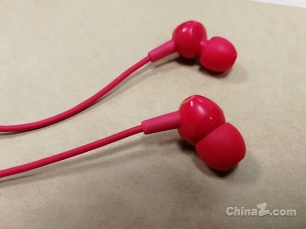 音乐 耳机 听歌 (图片版权所属:站长之家) 音乐 耳机 听歌